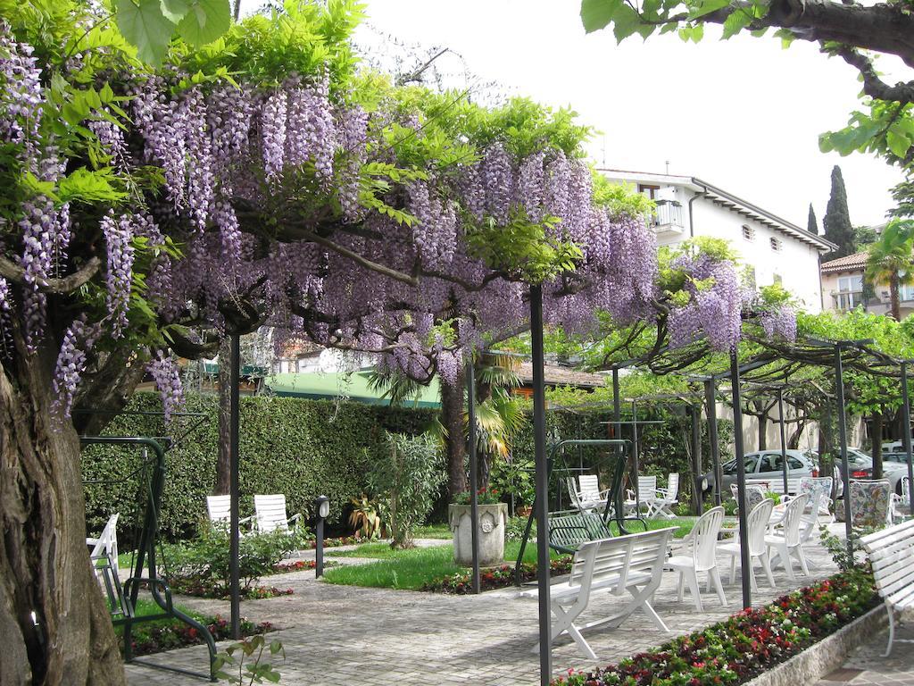 Hotel Giardino Сирмионе Экстерьер фото